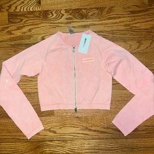 NWT seamless peach cropped shirt
